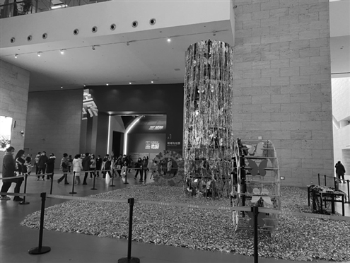 观众可以在现场体验沉浸式观展